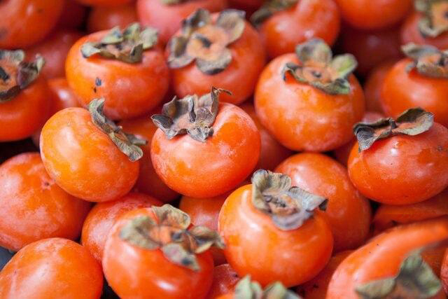 خواص شگفت‌انگیز خرمالو برای سلامتی و زیبایی