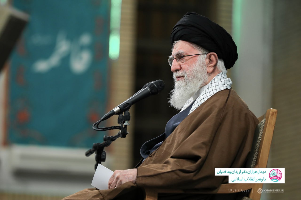 رهبر انقلاب: حضرت زهرا(س) نمونه‌ای کامل از انسان عرشی است